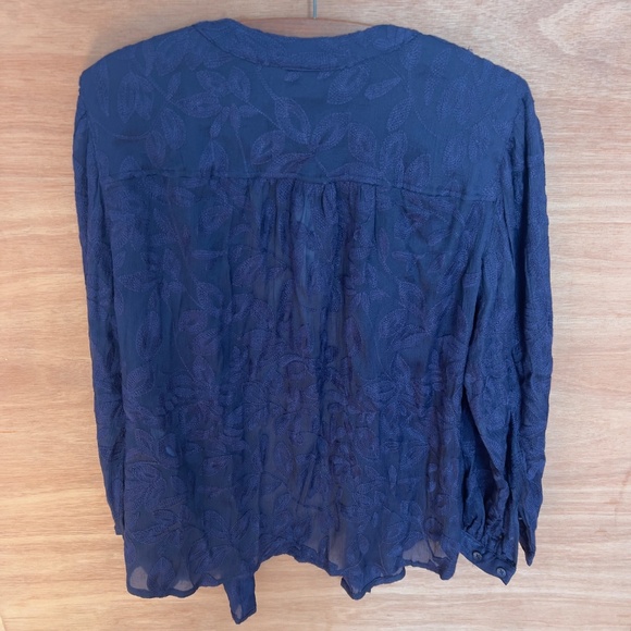 NWT Chico's embroidered button blouse sz 1 US 8 medieval blue puff sleeve sheer - Picture 8 of 8